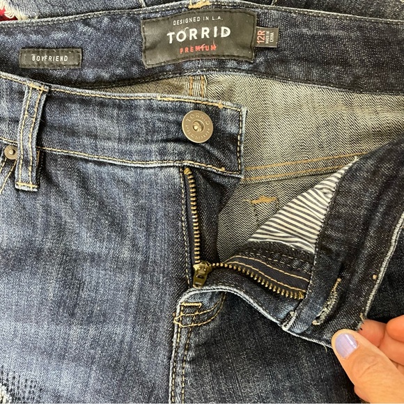 Torrid Boyfriend Ankle Stretch Mid-Rise Jean. - Picture 7 of 11